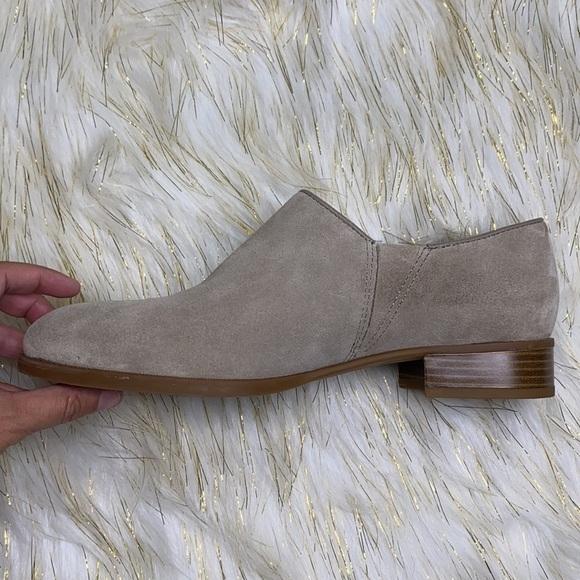 Nine West - Light Grey Suede Bootie Size 7.5 - Picture 6 of 14